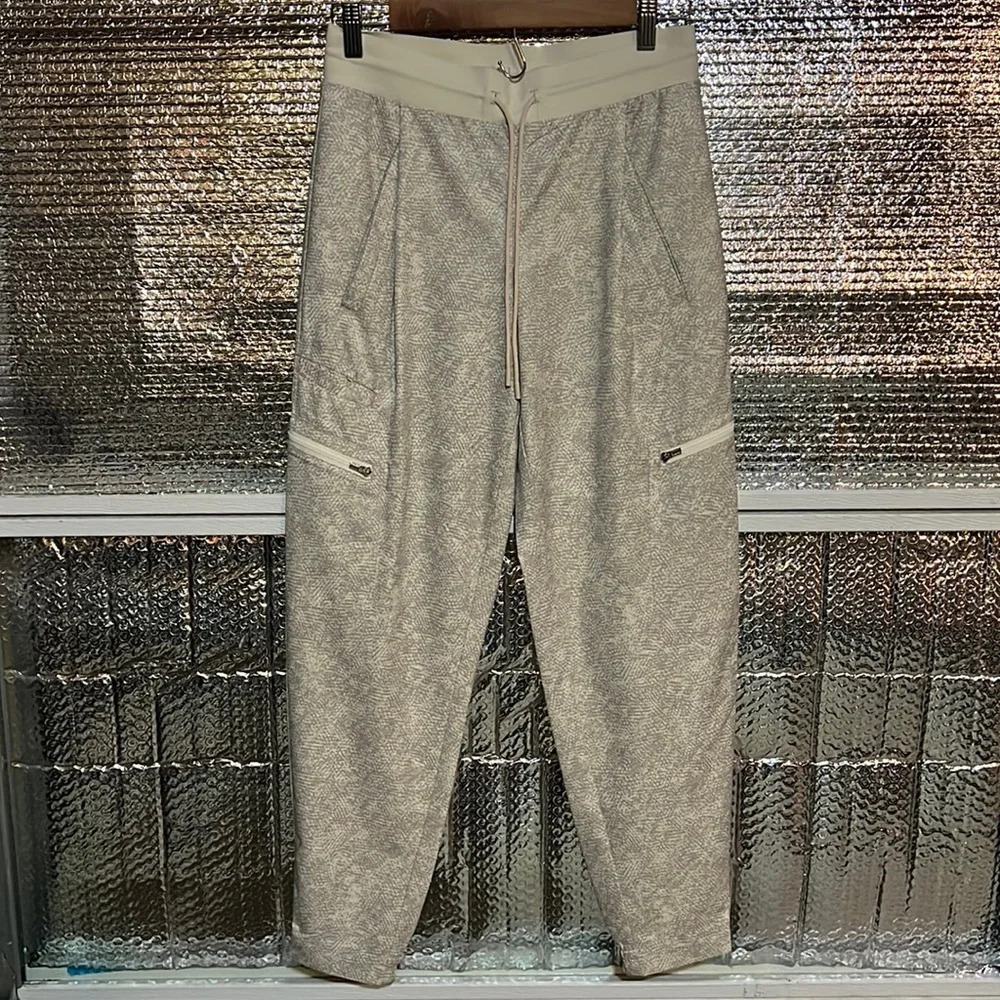 Athleta Venture Printed Joggers Pants Viper Grey. Size 0
